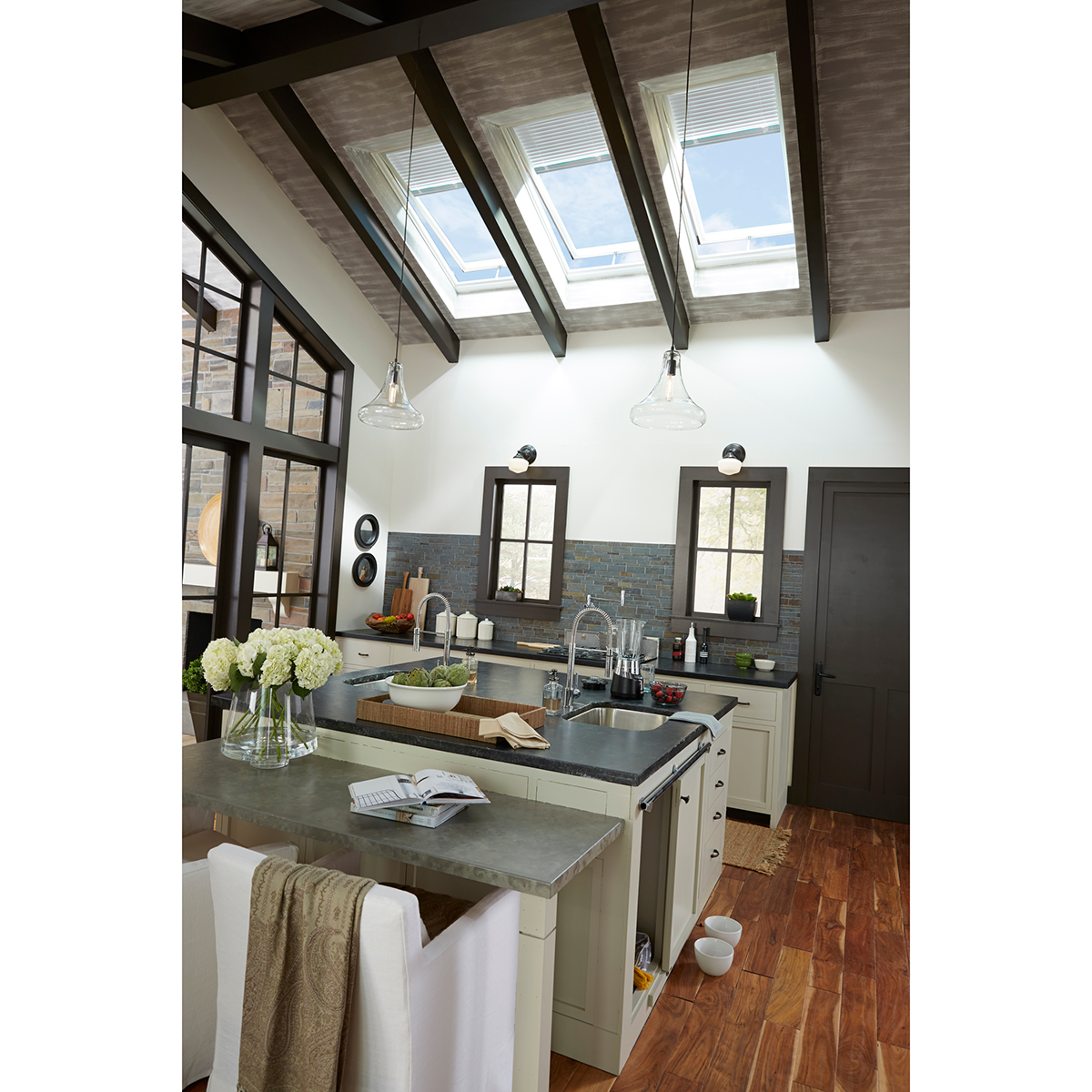 Manual Curb-Mount Skylight with Laminated Low-E3 Glass - 34-1/2 in. x 34-1/2 in. - VCM 3434